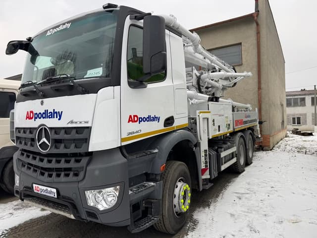 Mercedes Halové čerpadlo 24 m