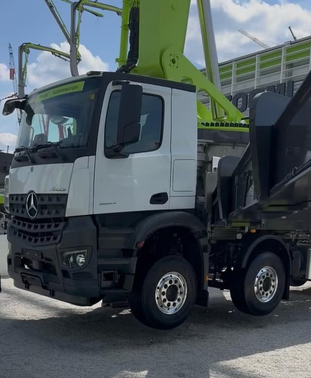 Mercedes Čerpadlo betonu 70 m