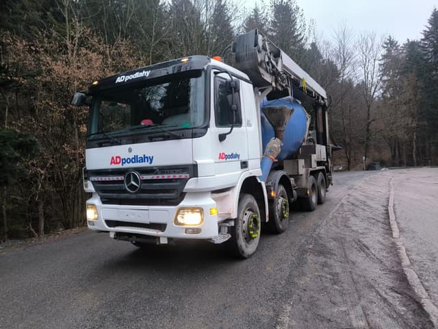 Domíchávač 9 m³ pás 14 m