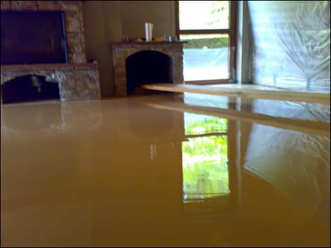 Epoxidová litá podlaha v útulném domě, realizováno společností AD Podlahy