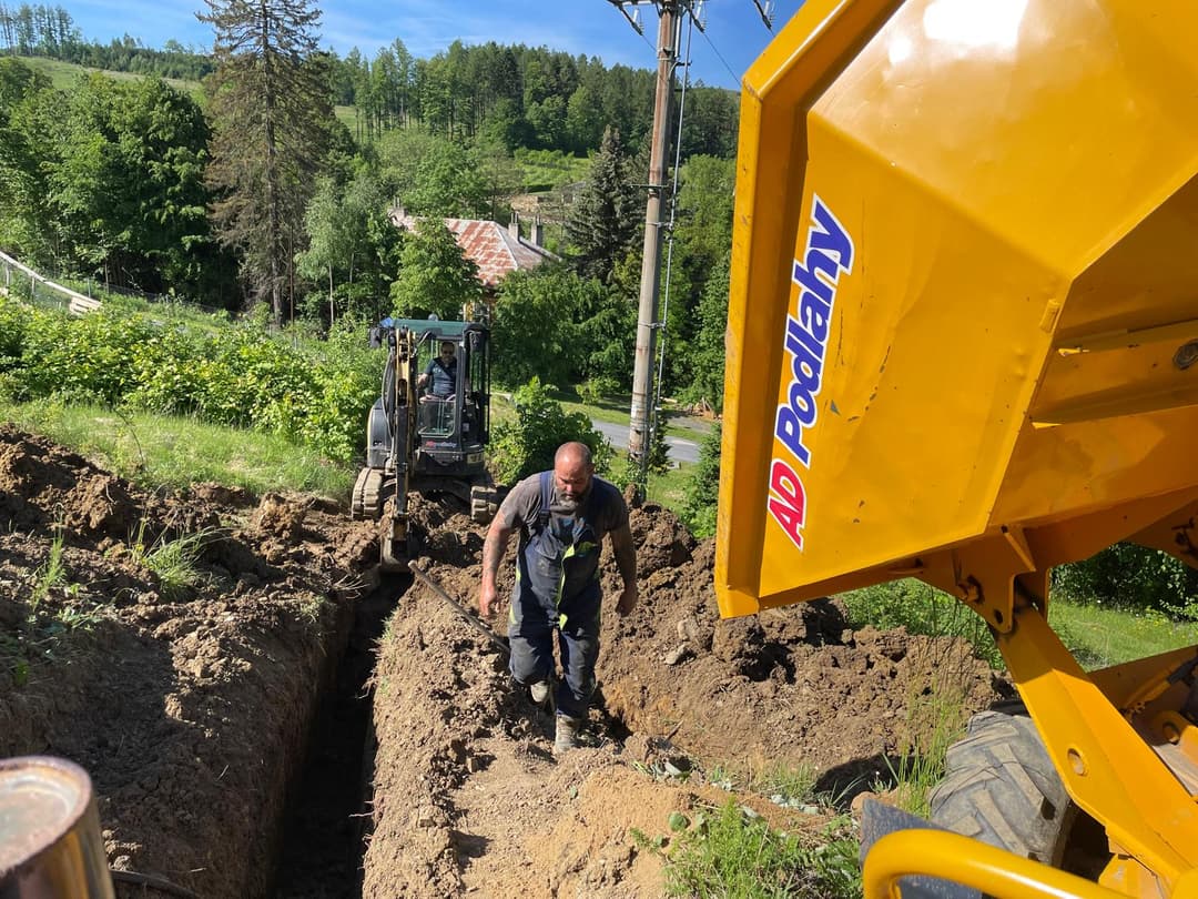 1. Ukázka z realizace zemních prací společnosti AD podlahy.