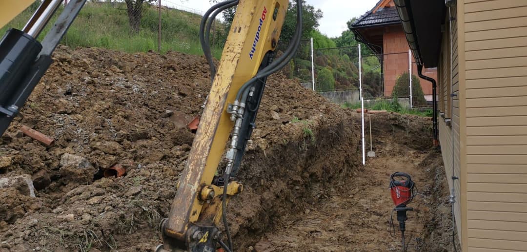 2. Ukázka z realizace zemních prací společnosti AD podlahy.